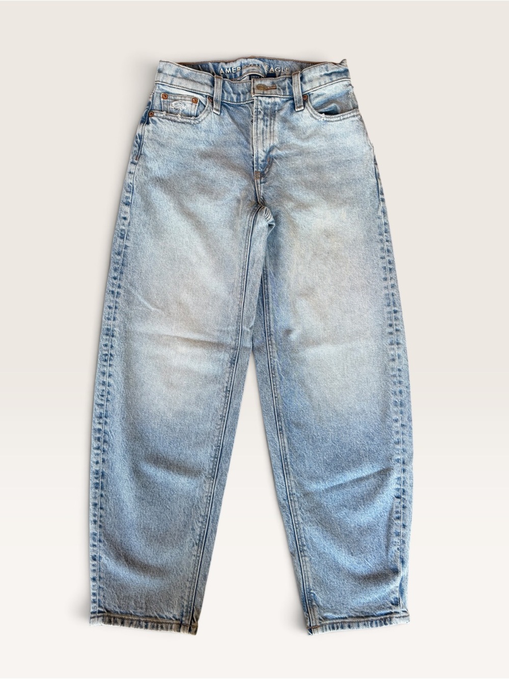 American Eagle Outfitters Light Wash Barrel Relaxed Jeans